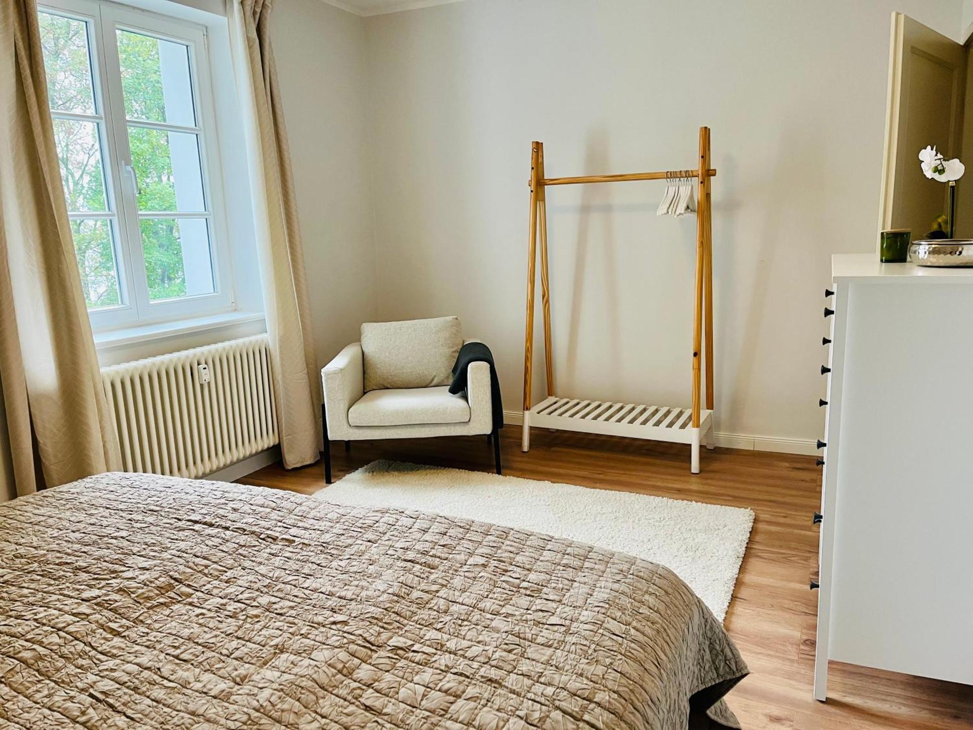 Traumwohnung Mit Stadthafen-Panorama! Zwei Schlafzimmer, Parkplatz Rostock Dış mekan fotoğraf